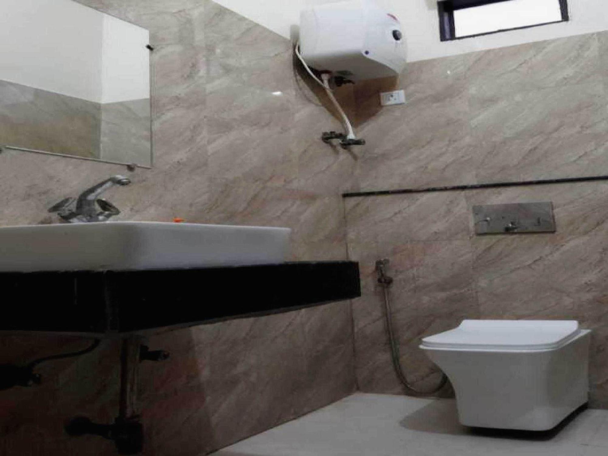 Hotel O G Hotel Happy Home Alīgarh Exterior foto